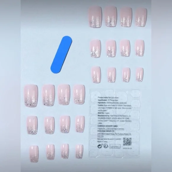 Silver Glitter Short Square Nail Kit | 24-Piece Press-On | New - Picture 3 of 7